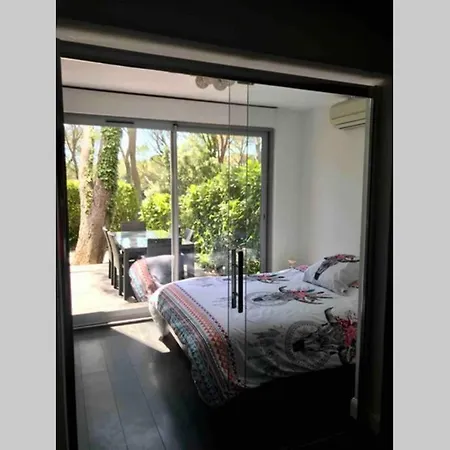 Joli T2 Golfs De Valescure, Jardin Privé, Piscine Et Tennis Dans La Résidence